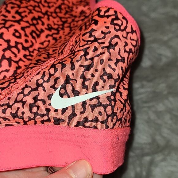 Nike women's bright pink and gray cheetah print sports bra size medium - Picture 2 of 4